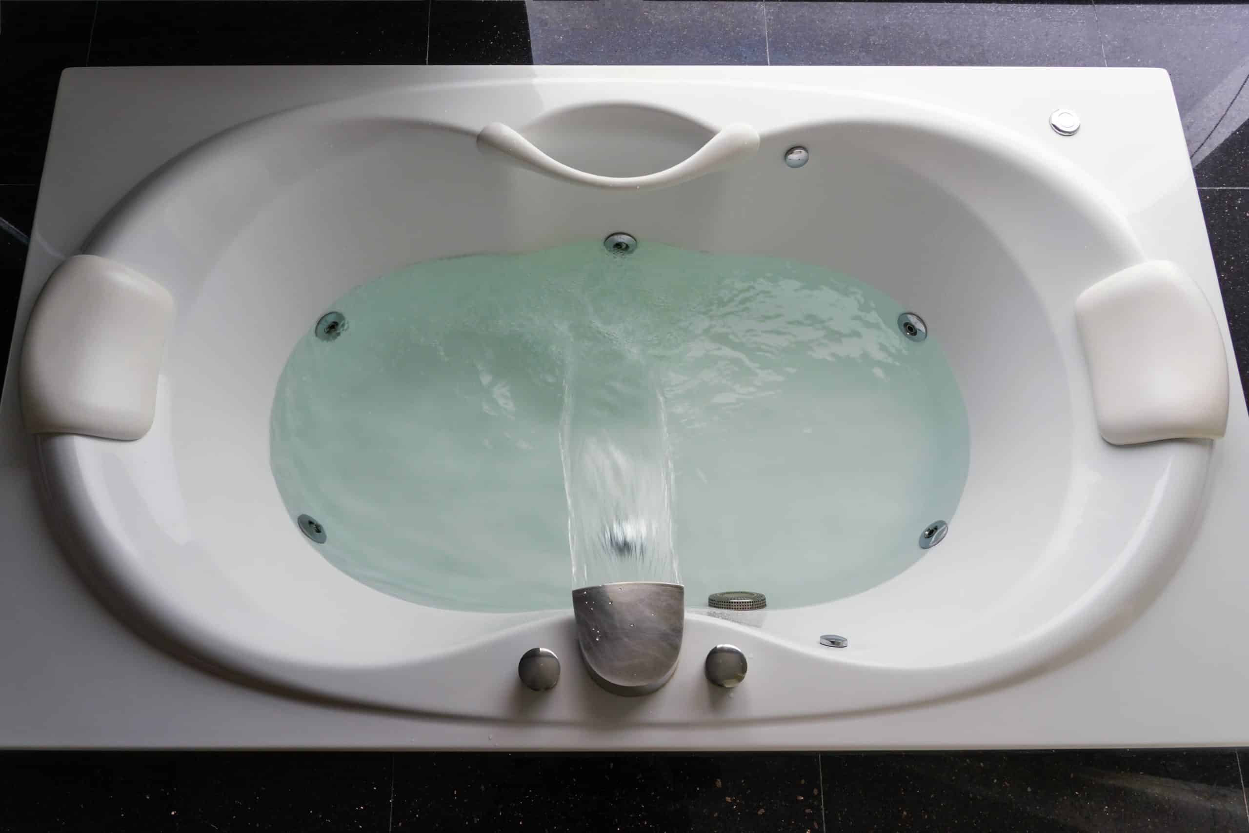 best way to clean a jacuzzi bathtub