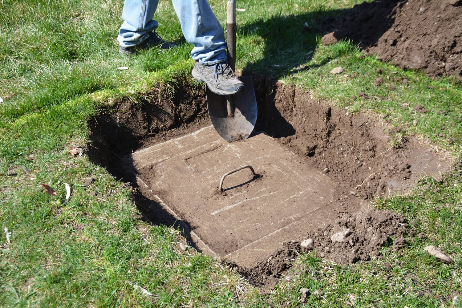 Digging up a septic tank lid