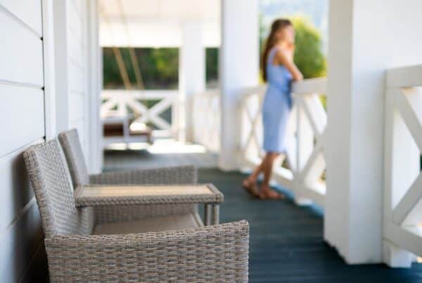 houses with wrap around porches