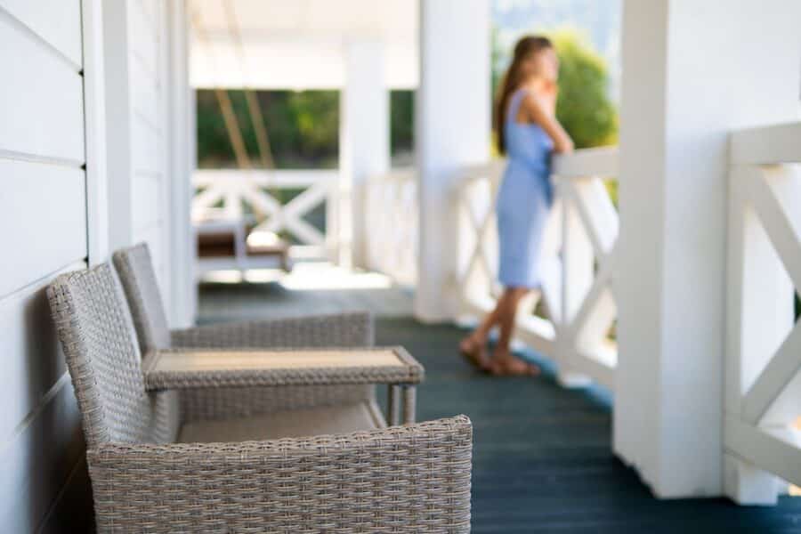 houses with wrap around porches